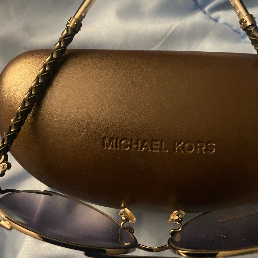 Michael Kors Men’s Sunglasses. New in Case and cleaning cloth. - Picture 3 of 7
